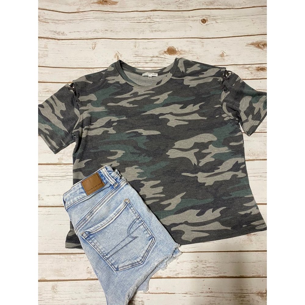 Camo Cropped tee Large